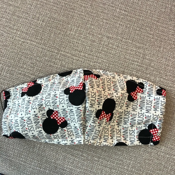 Disney character Minnie Mouse face mask - Picture 4 of 4